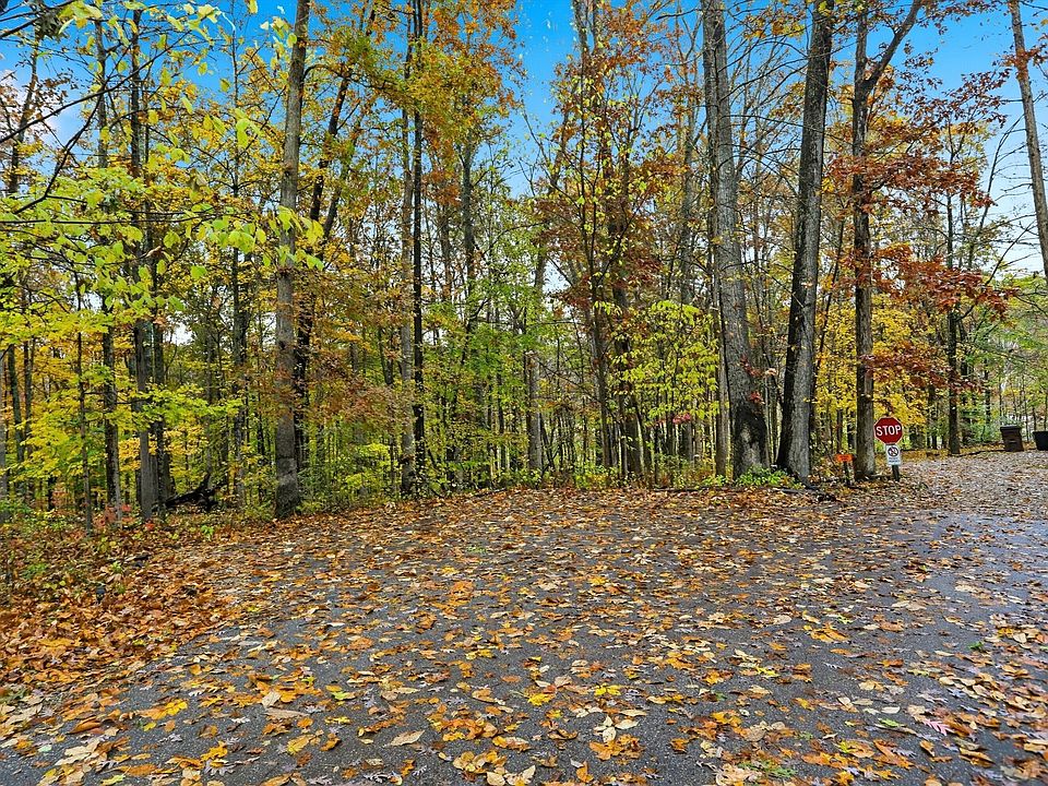 1st image of 20 Ridgeway Dr