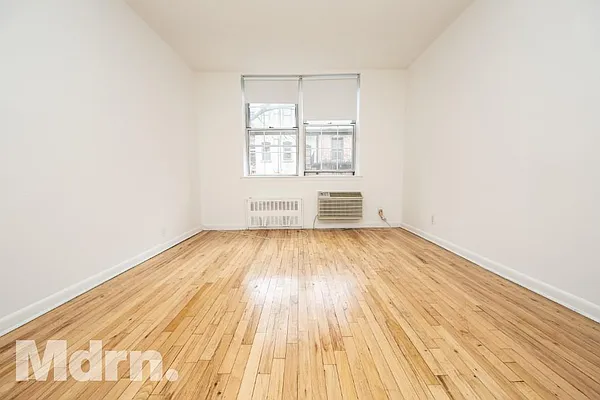 Rented by Mdrn Residential | media 4