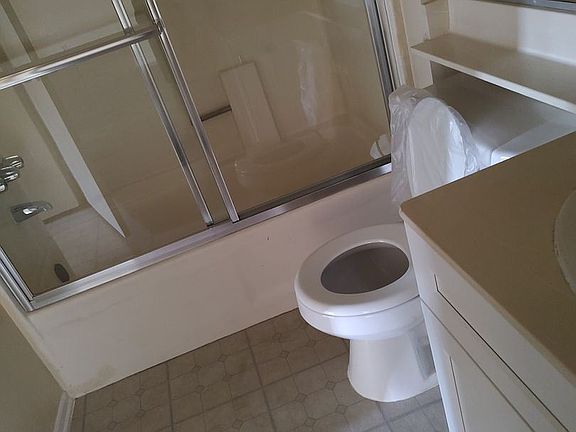 2nd image of 1701 Talmadge St #207