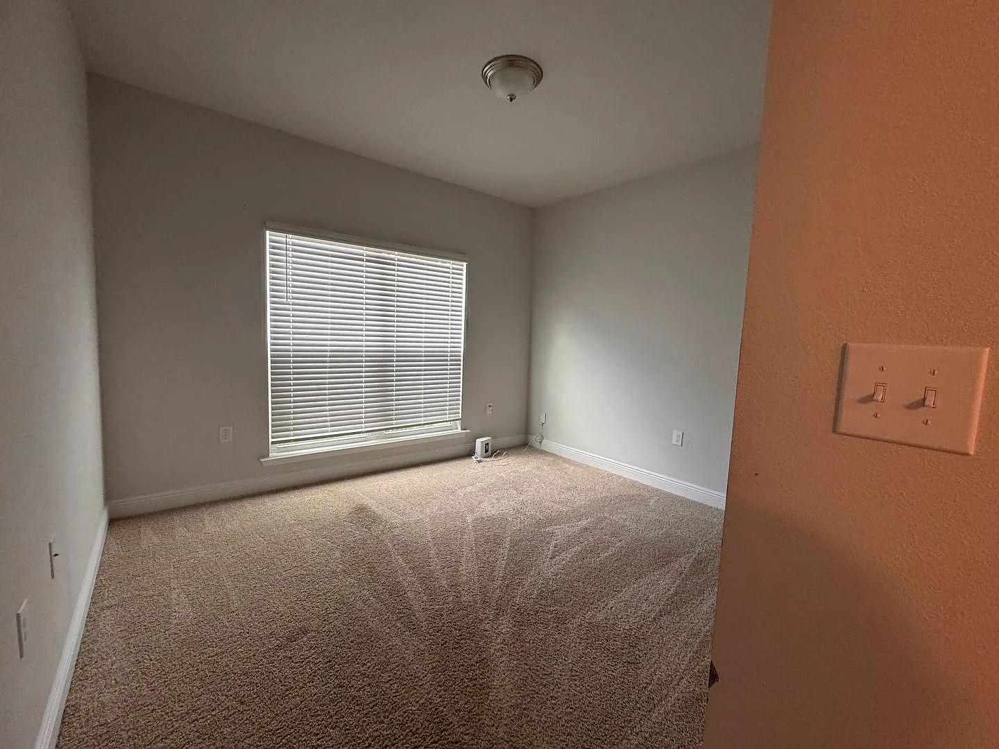 5 bedroom 3 bath home — Photo 4