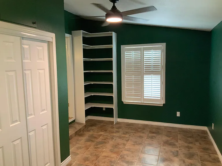 431 Irvington Dr — Photo 12