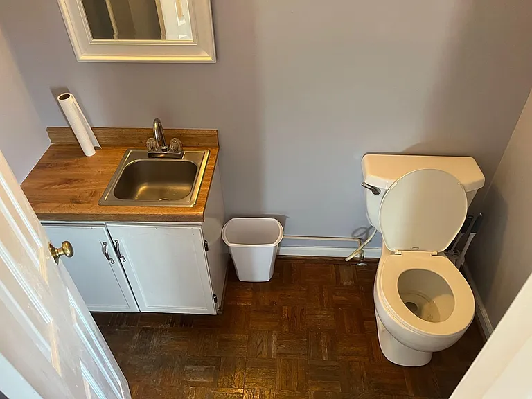 2301 Colonial Ave SW #C — Photo 6