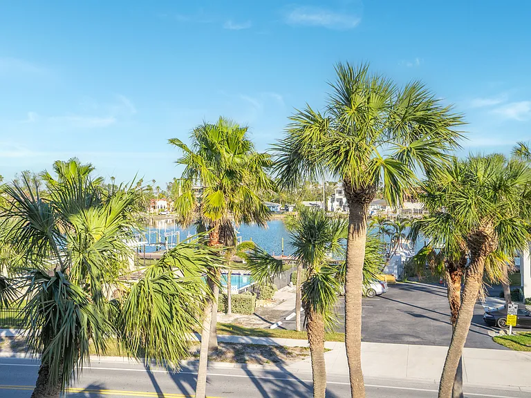 3200 Gulf Blvd #208 — Photo 44