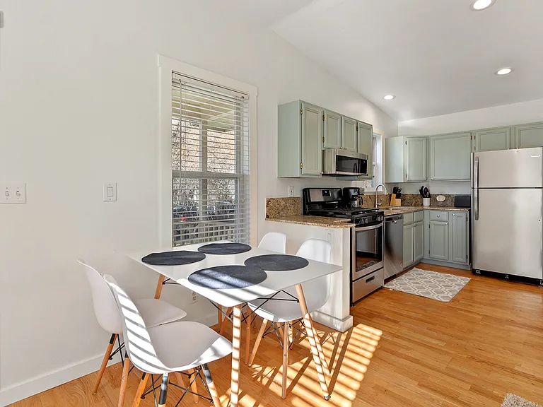 2108 E Lakeside Ave — Photo 3
