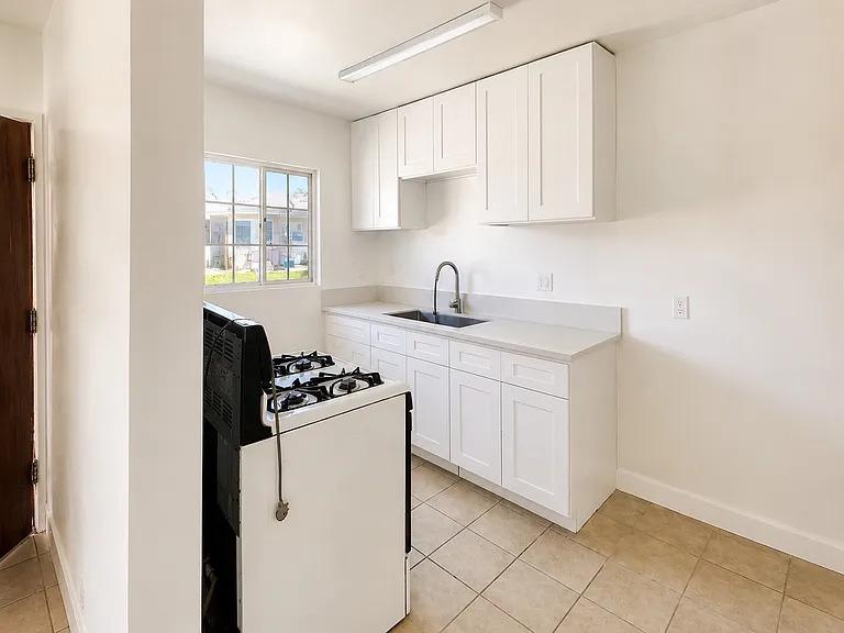 1829 Loma Vista St #1829 — Photo 2