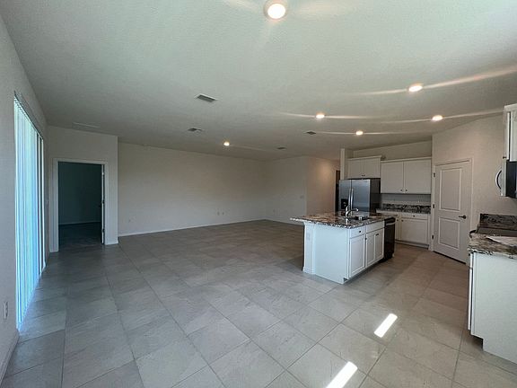 4th image of 7926 Penrose Pl