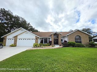 9446 Ashley Dr, Weeki Wachee, FL 34613