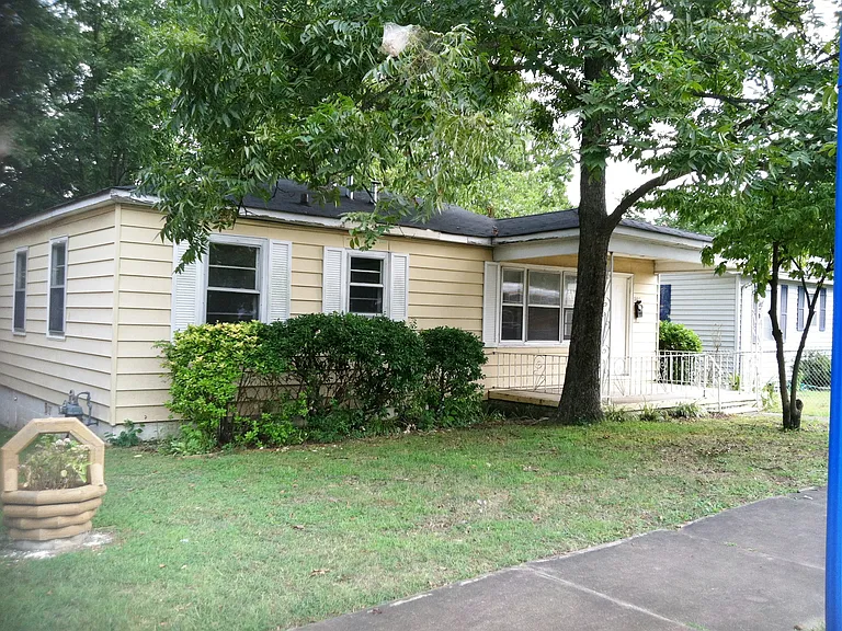 705 Jackson Blvd — Photo 2