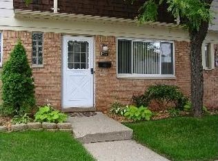 1407 Laurel Valley Dr #1, Waterford, MI 48327