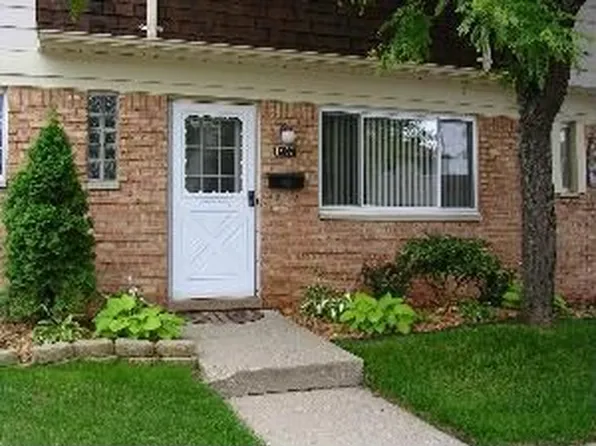 1407 Laurel Valley Dr #1, Waterford, MI 48327