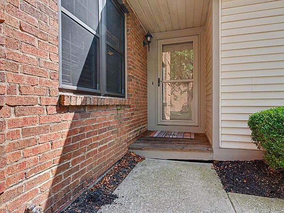 3rd image of 1164 Cambridge Way