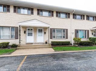 642 W Central Rd, Arlington Heights, IL 60005
