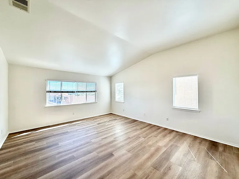 31409 Orchard Ln — Photo 34