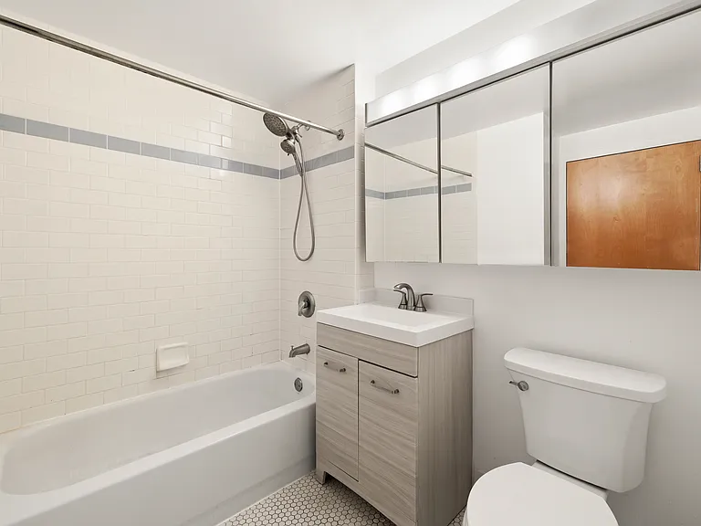 520 W 23rd St #11B — Photo 10