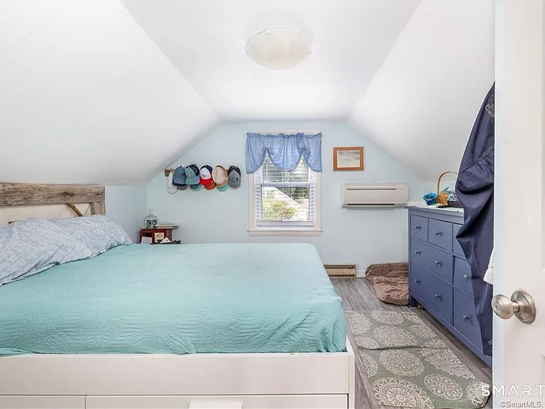 4 Elinor Rd — Photo 18