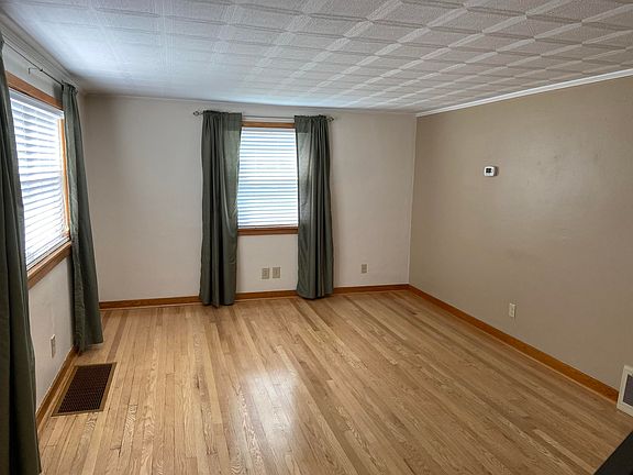 2nd image of 608 Green Glen Dr