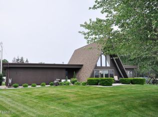 52151 Rivolake Rd, Three Rivers, MI 49093