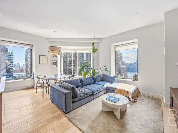 75 Wall St APT 25O, New York, NY 10005