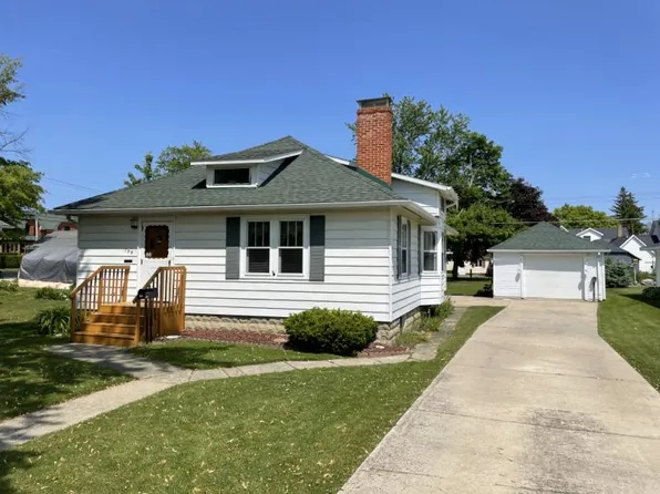 159 3rd St, Harbor Beach, MI 48441