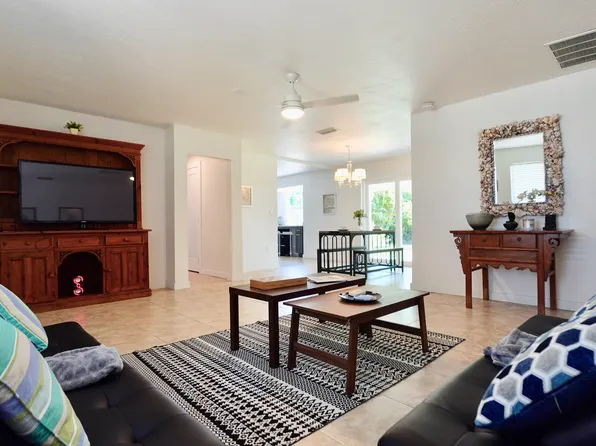 2312 Clipper Way, Naples, FL 34104