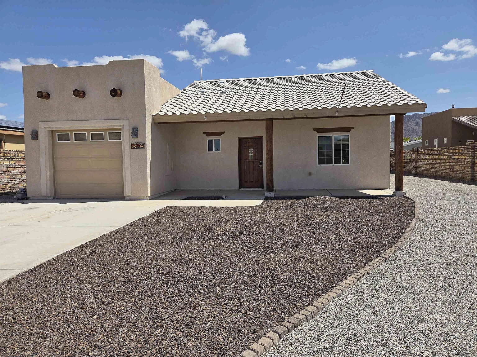 1 bed, 2.0 bath, 896 sqft, $1,050 — Photo 1