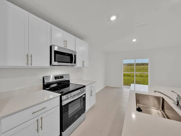 2398 McKinley Dr — Photo 14