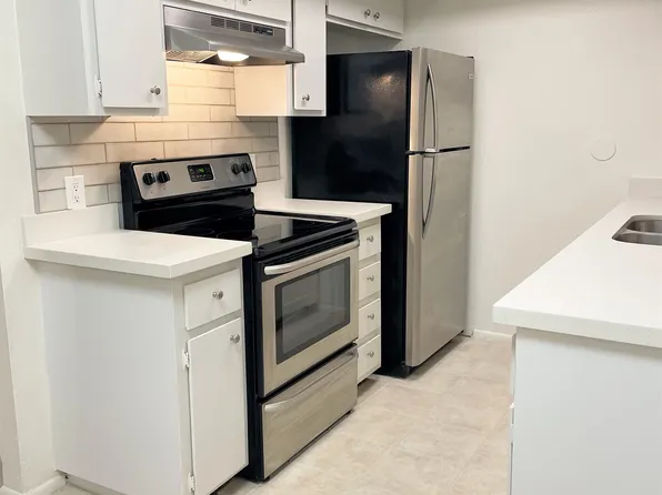 2937 E Beck Ln APT 2, Phoenix, AZ 85032