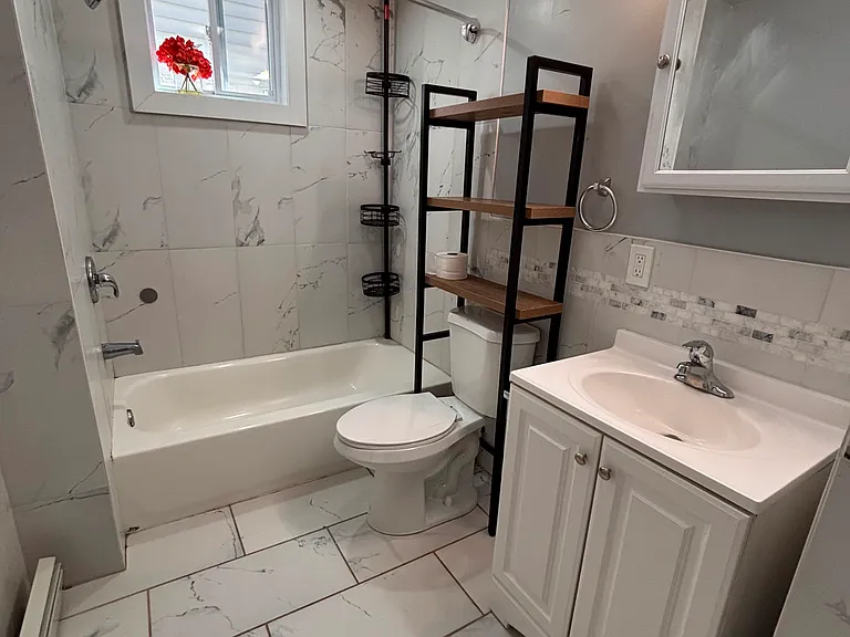 21 Hawk St #2 — Photo 8