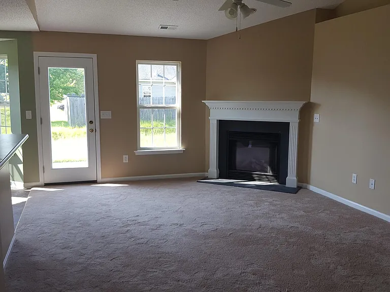 101 Two Putt Ct — Photo 5
