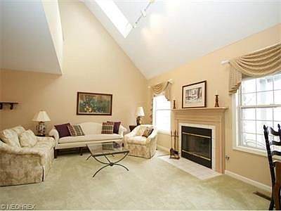 2nd image of 10086 Glen Eagle Ln
