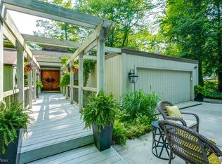 8748 Holly Springs Trl, Chagrin Falls, OH 44023