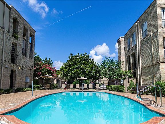 3rd image of 4655 Wild Indigo St