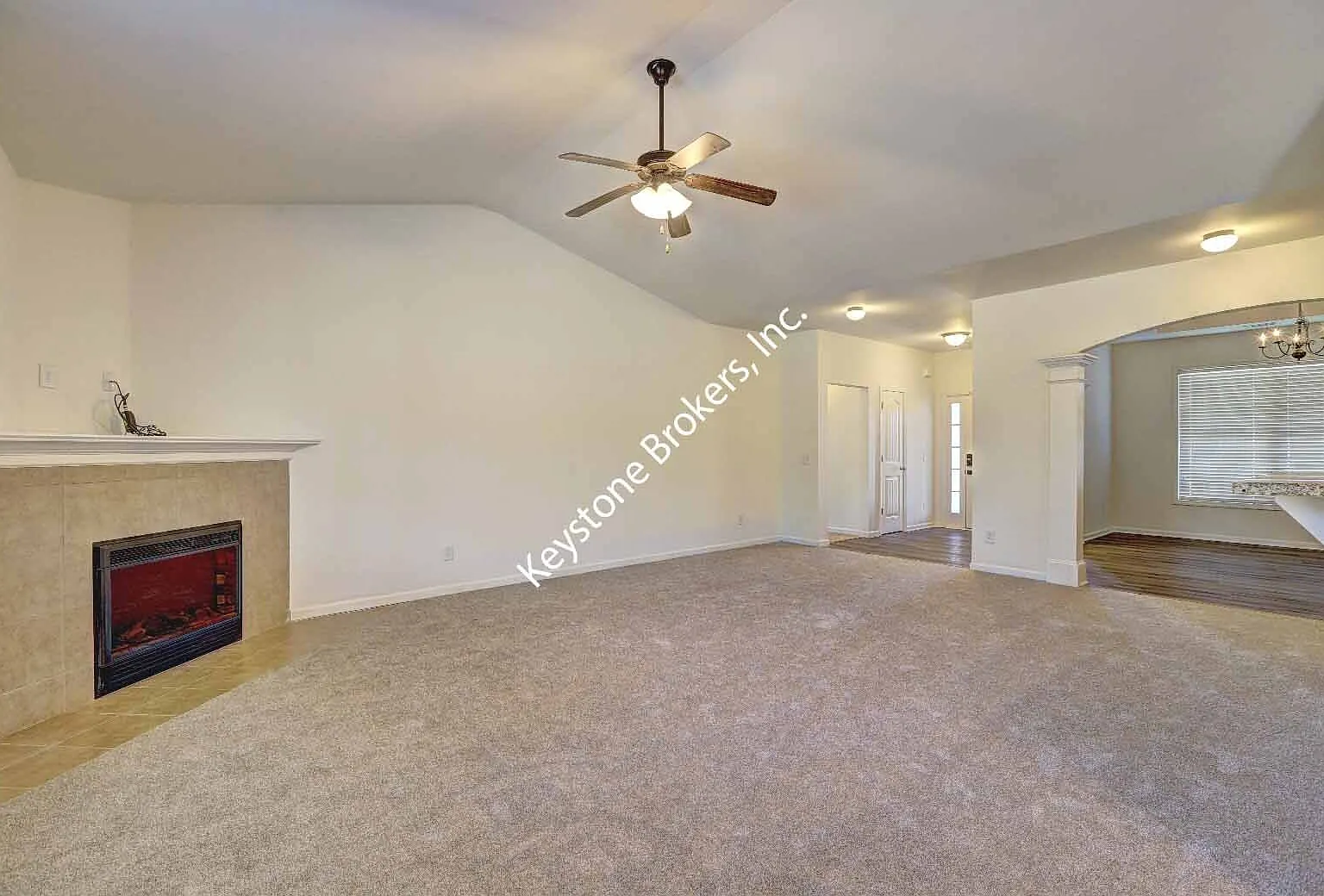 3 bed, 2.0 bath, 2055 sqft, $1,899 — Photo 4