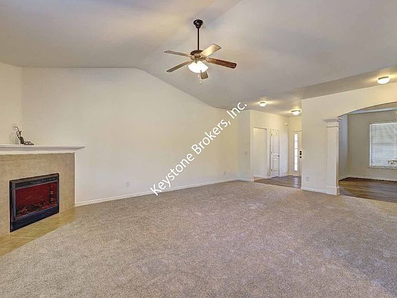 4th image of 110 Sea Oaks Ct