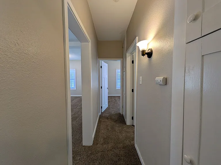 2120 Capitol Ave — Photo 14