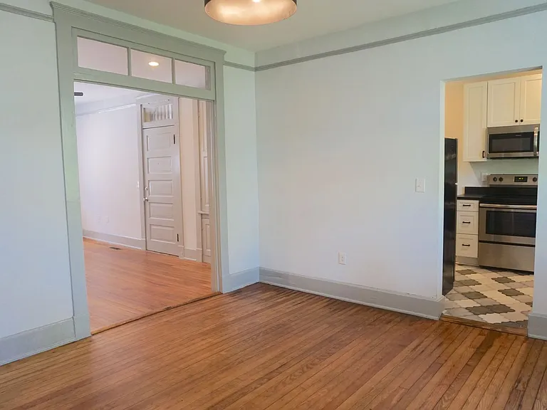 2411 Habersham Melrose — Photo 4