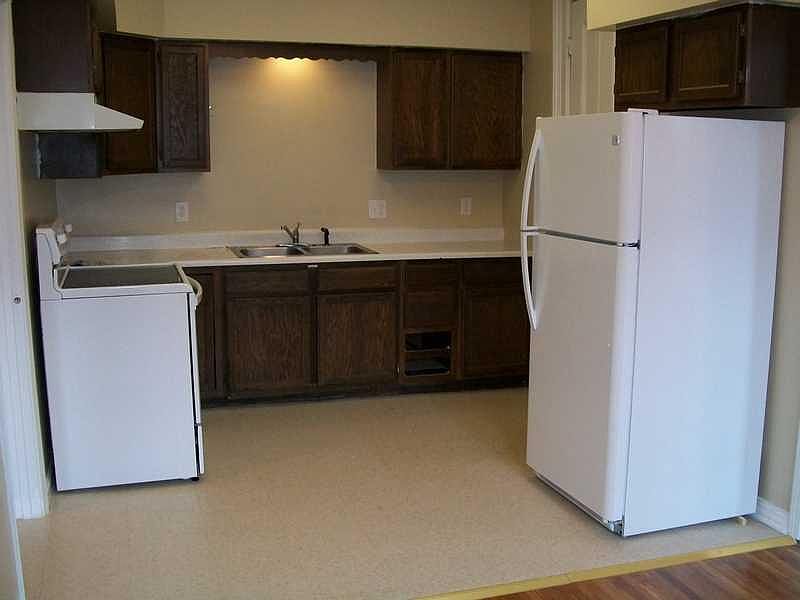 1st image of 3163 East Ave #1