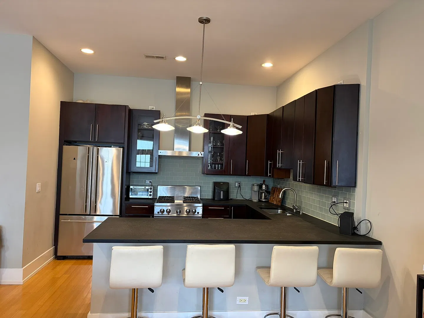 3 bed, 1650 sqft, $3,900 — Photo 3