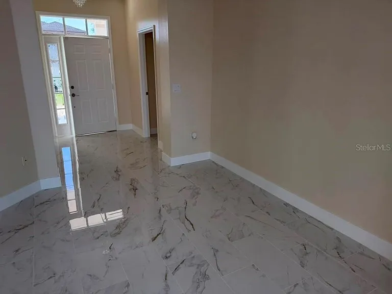 351 Corsica Ct — Photo 9