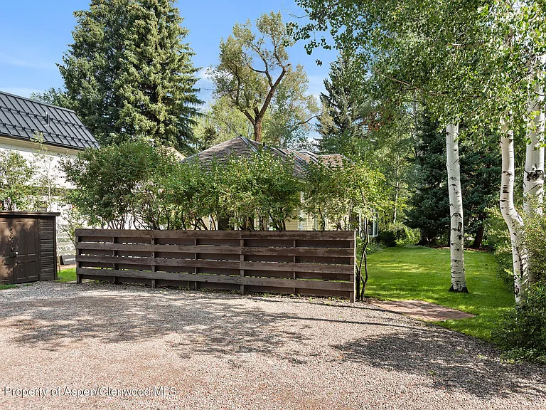 123 E Hallam St — Photo 25