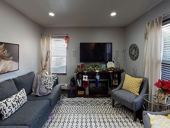 5th image of 4 Pinegrove Ave
