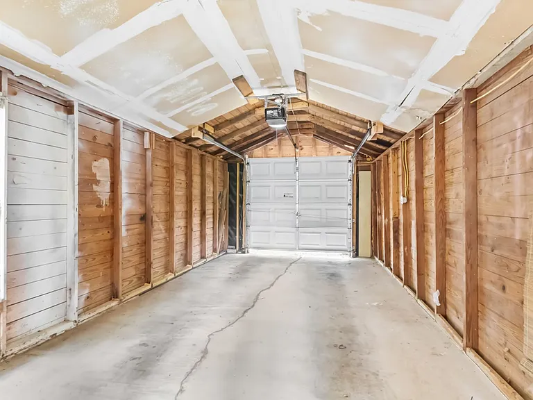 704 Curtiss Ave — Photo 21