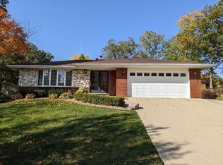 724 Birchwood Rd, Frankfort, IL 60423