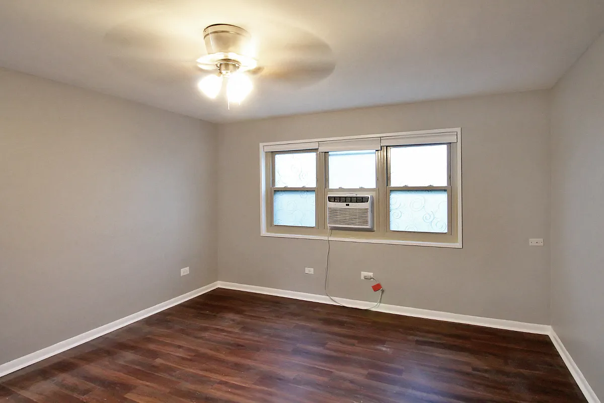 241 Des Plaines Ave. — Photo 2