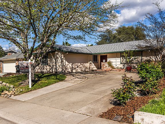2nd image of 4844 Papaya Dr