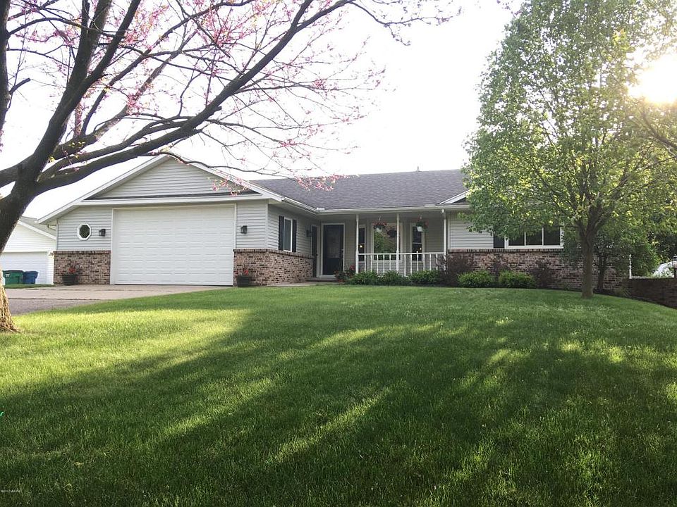 1st image of 105 Standish Dr