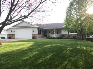 105 Standish Dr, Wayland, MI 49348