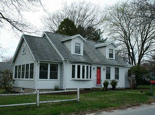 80 Lincoln St, North Kingstown, RI 02852