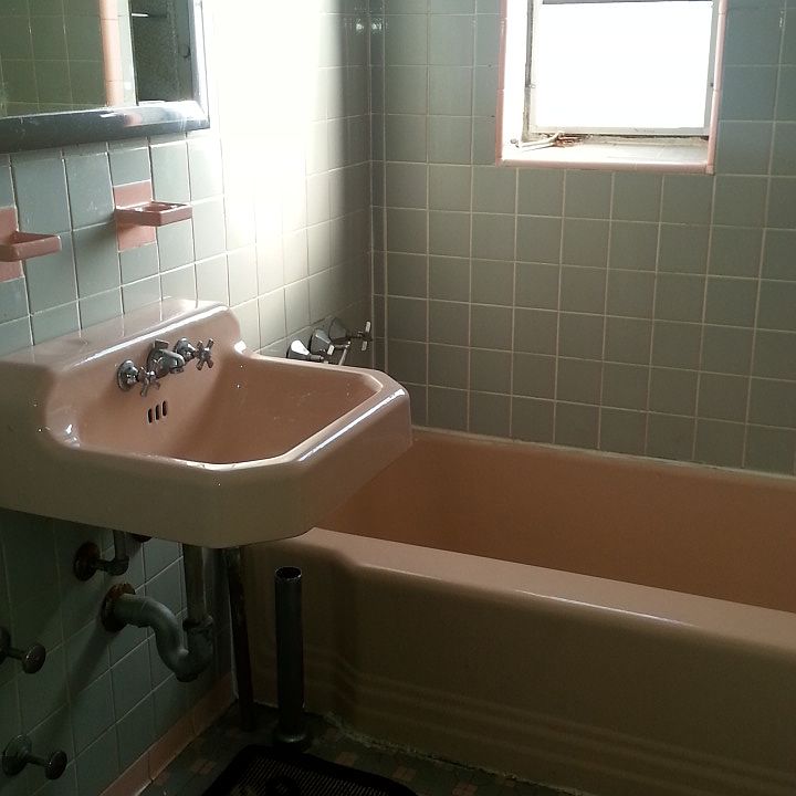 2nd image of 1620 E 53rd St