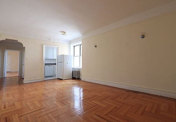 2nd image of 8831 Fort Hamilton Pkwy APT 5A